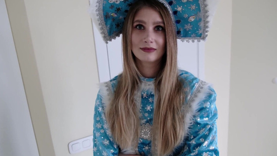 Снегурочка покружила во круг моей ёлочки