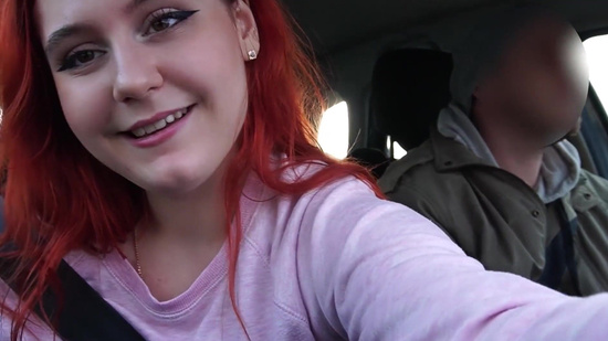 Я знала что я симпатичная, но не на столько)