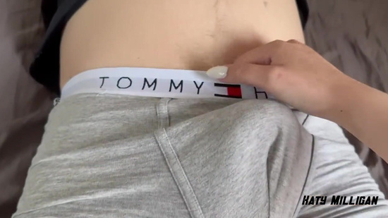 Разбудила парня утренней дрочкой и минетом