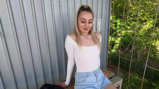 У меня вот денег нет, мне хотя бы рублей 500..