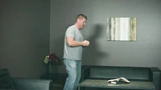 Хитрый доктор переубедил ревнивого мужа что не будет приставать к его жене, а сам выебал её как суку