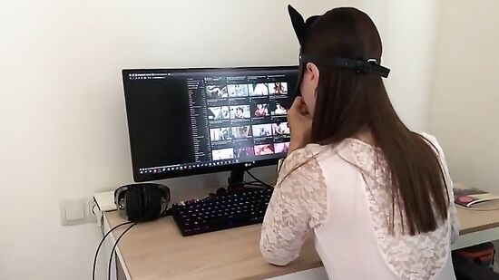 Вот как на самом деле, девушки смотрят порно