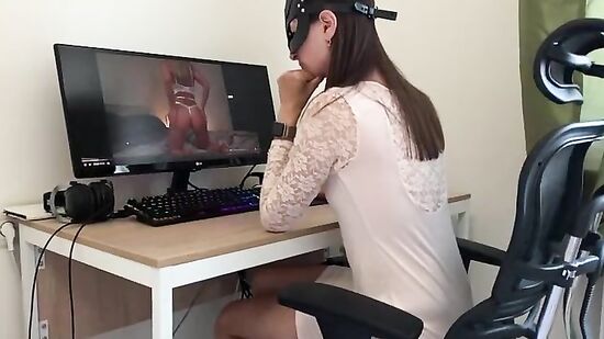 Вот как на самом деле, девушки смотрят порно