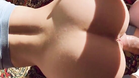 Утренняя йога перед сексом в вкусную киску и спермой в ротик