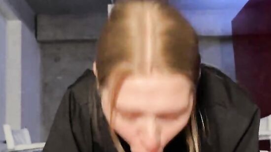 Это что за пятно на футболке? - ..Эммм - это мороженое!