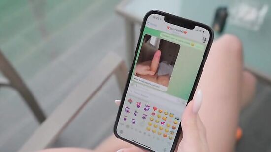 Измена во время разговора с парнем по телефону