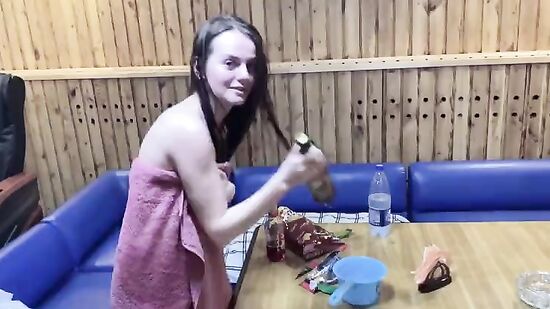 Девушка, я только что оплатил баню! Давайте собирайте вещи!