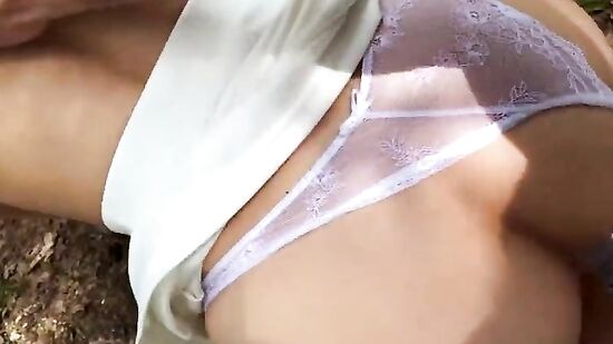 Рискованный секс в парке с моей симпатичной подругой