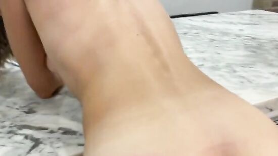 Муж сочно трахает жену-давалку и кончает в неё дважды