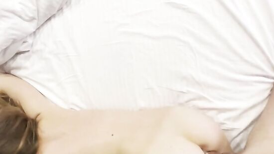 Домашний POV анал секс и анальный оргазм на кровати