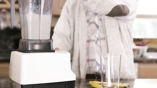 Красивые девушки лижут друг другу уже не первый раз