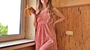 Сводная сестра Слушай.. У меня Стояк на тебя и Постоянно какие-то Фантазии..