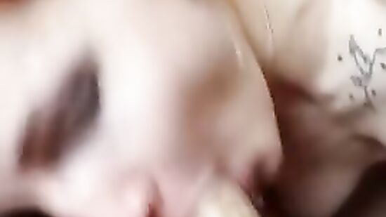 Русская жена поехала на курорт и изменяет мужу