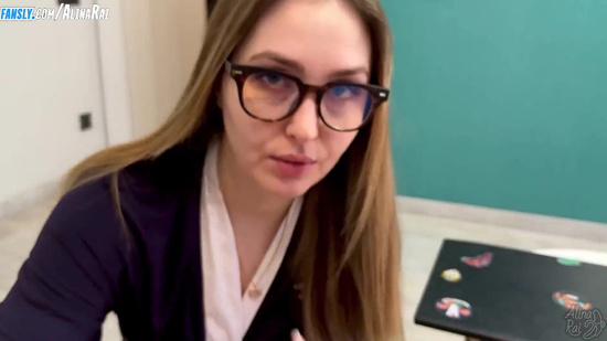 Пожалуйста уйди и давай сделаем вид, что ничего не было