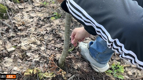 Весенняя прогулка на природе закончилась домашним сексом